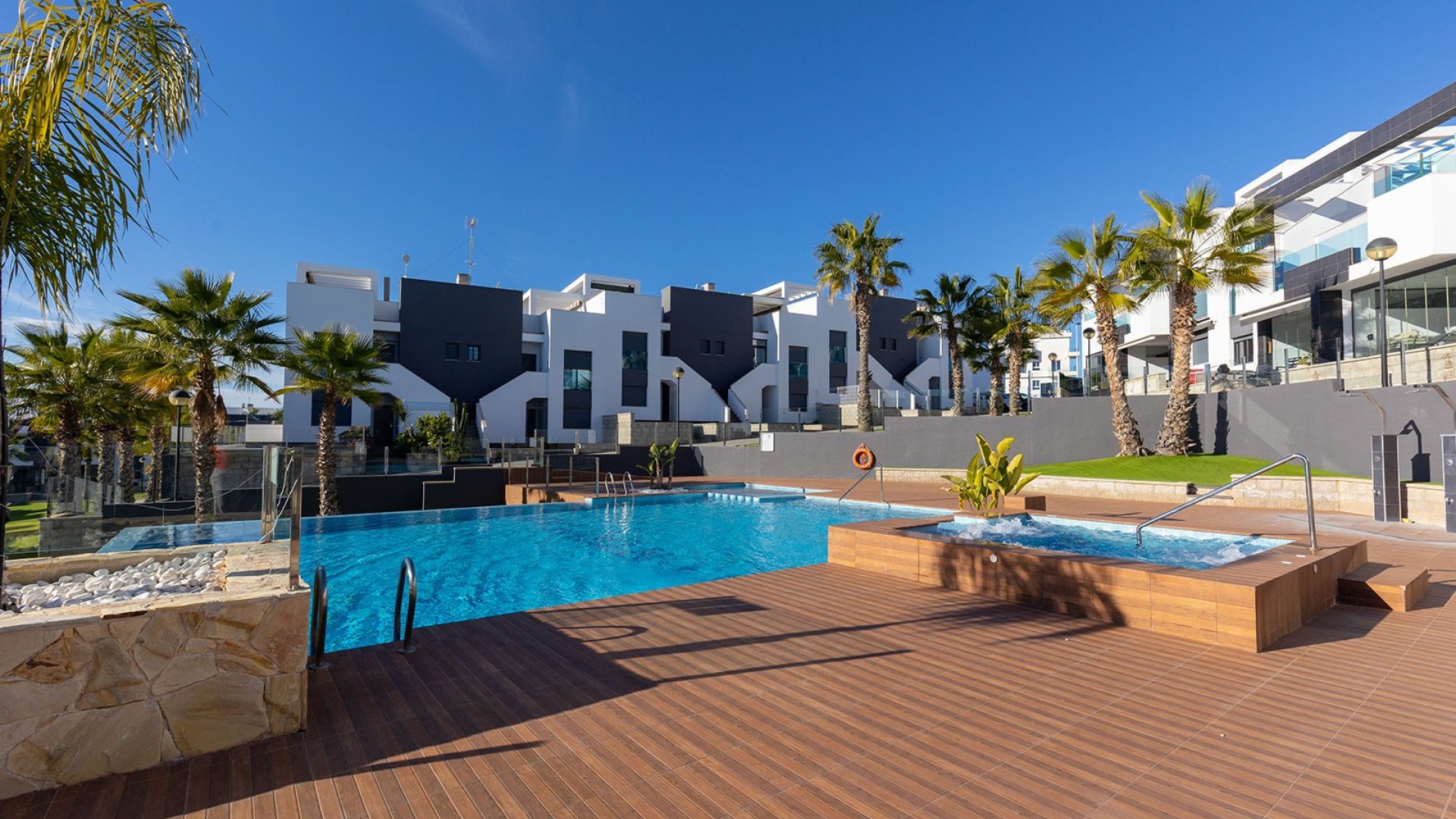 Resale - Apartments -
Punta Prima