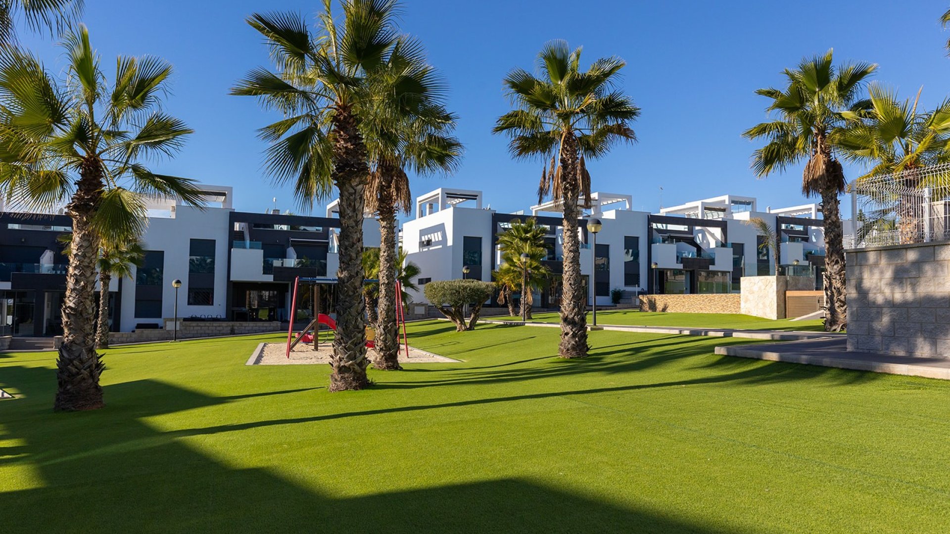 Resale - Apartments -
Punta Prima