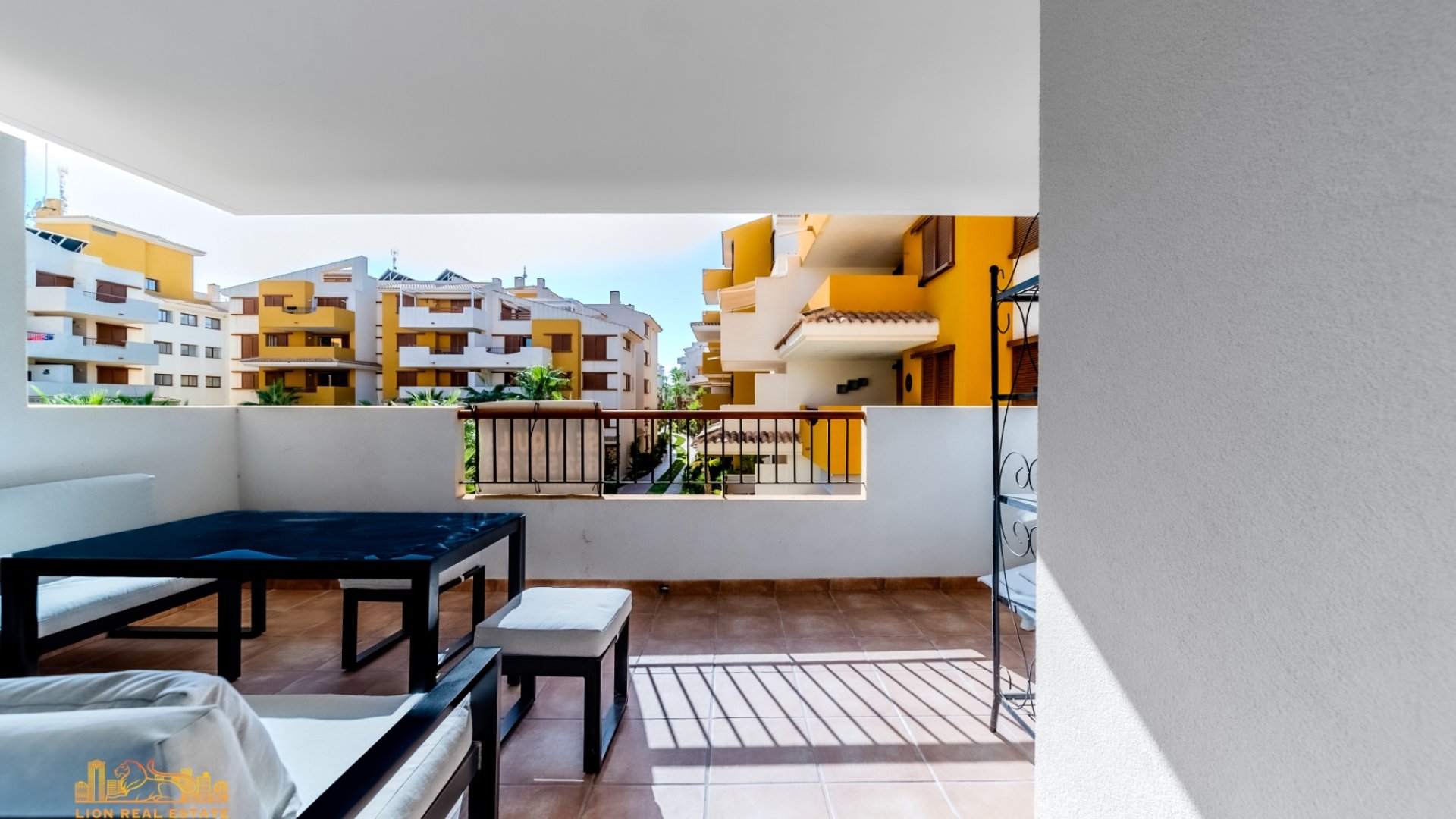 Resale - Apartments -
Punta Prima