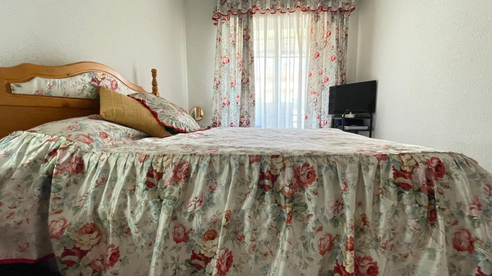 Resale - Apartments -
Punta Prima