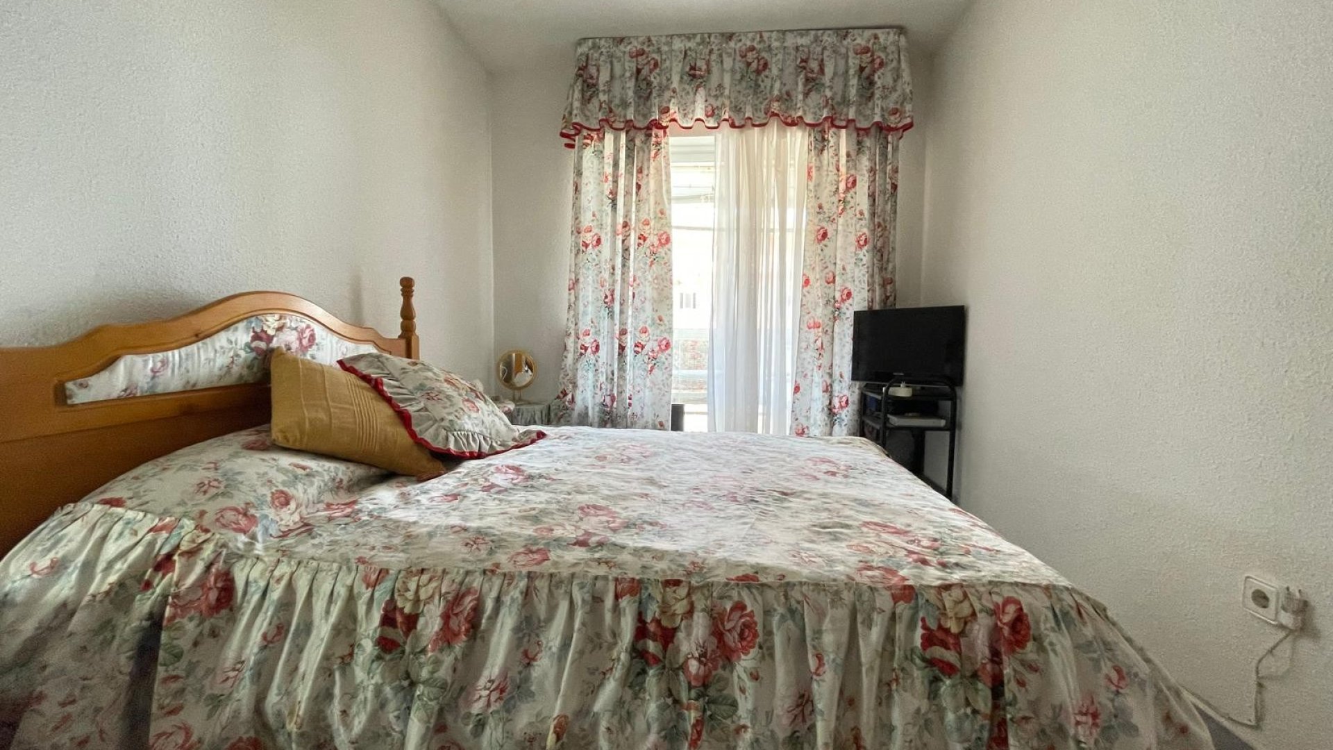 Resale - Apartments -
Punta Prima