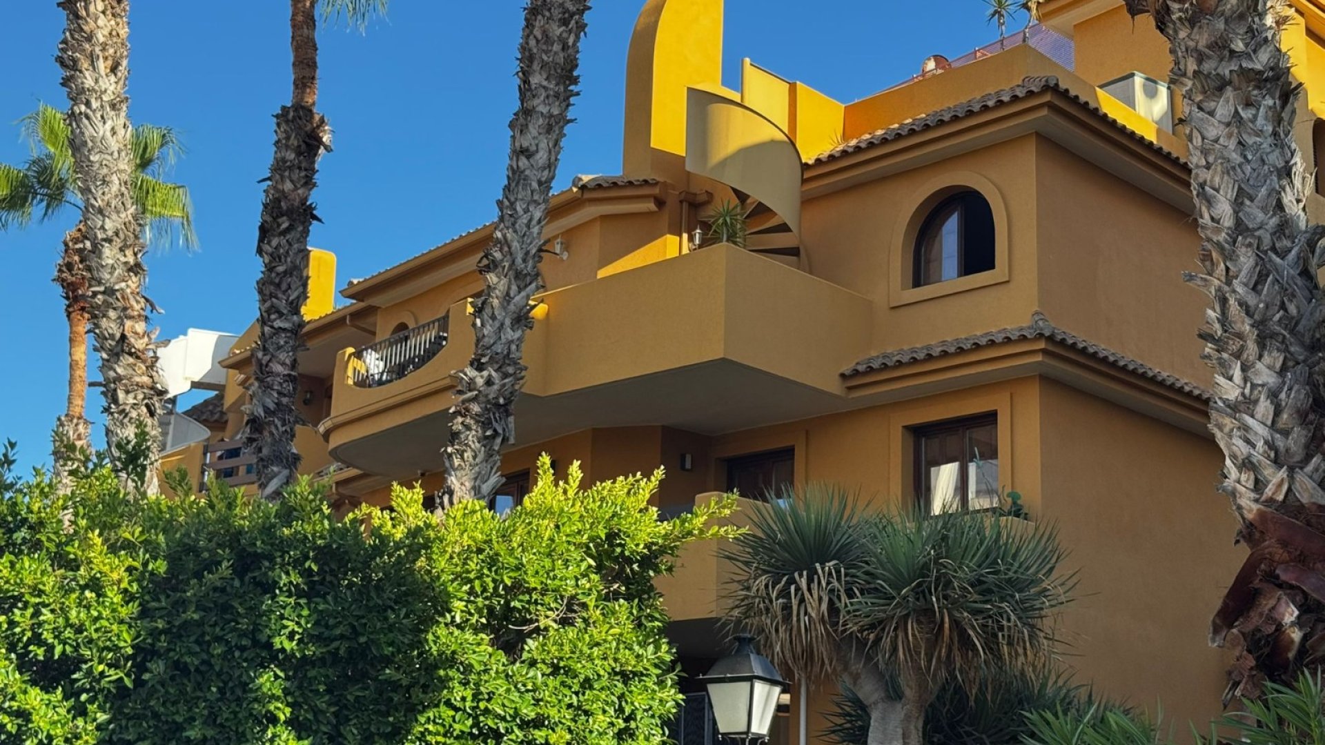 Resale - Apartments -
Punta Prima