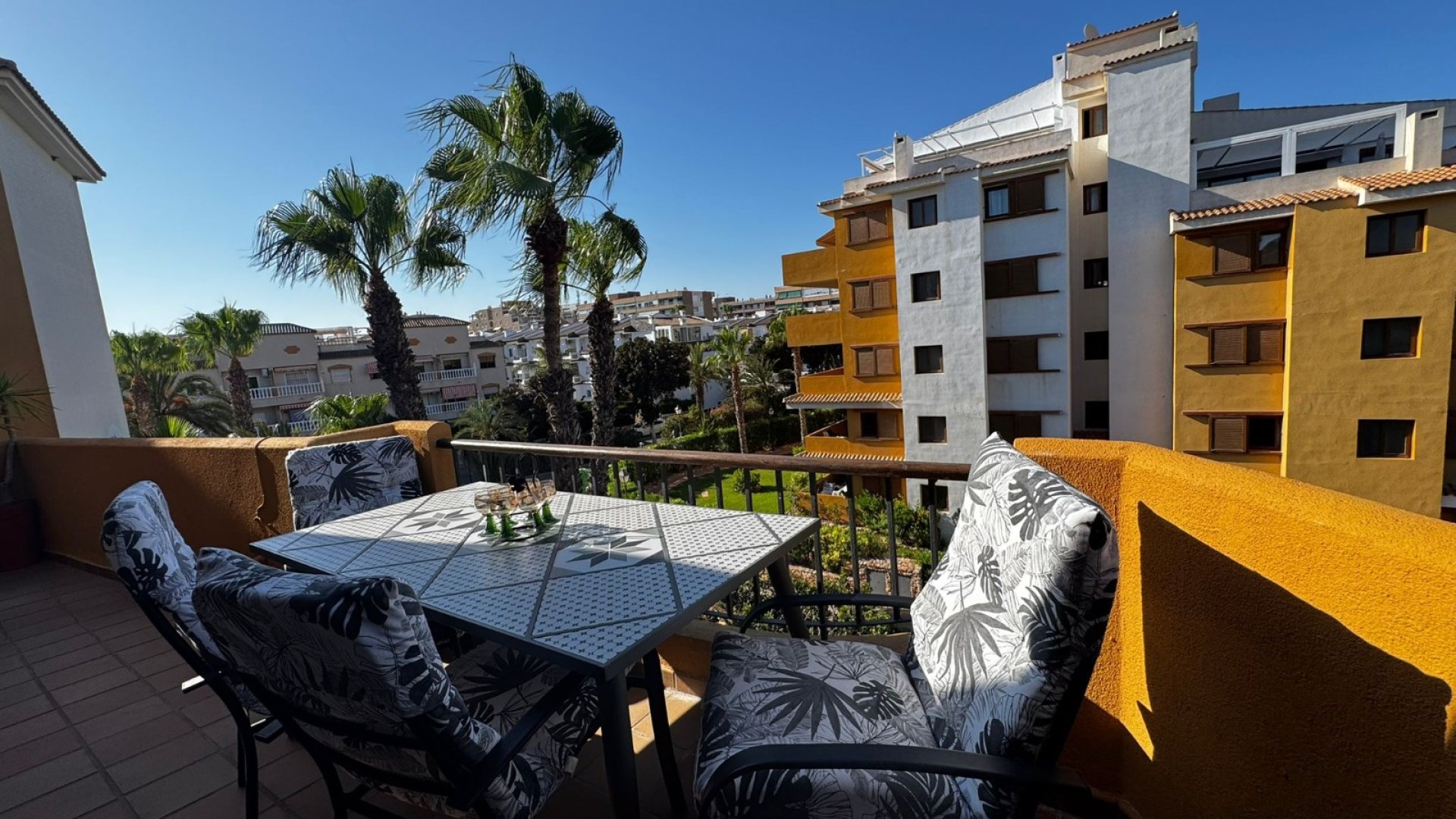 Resale - Apartments -
Punta Prima
