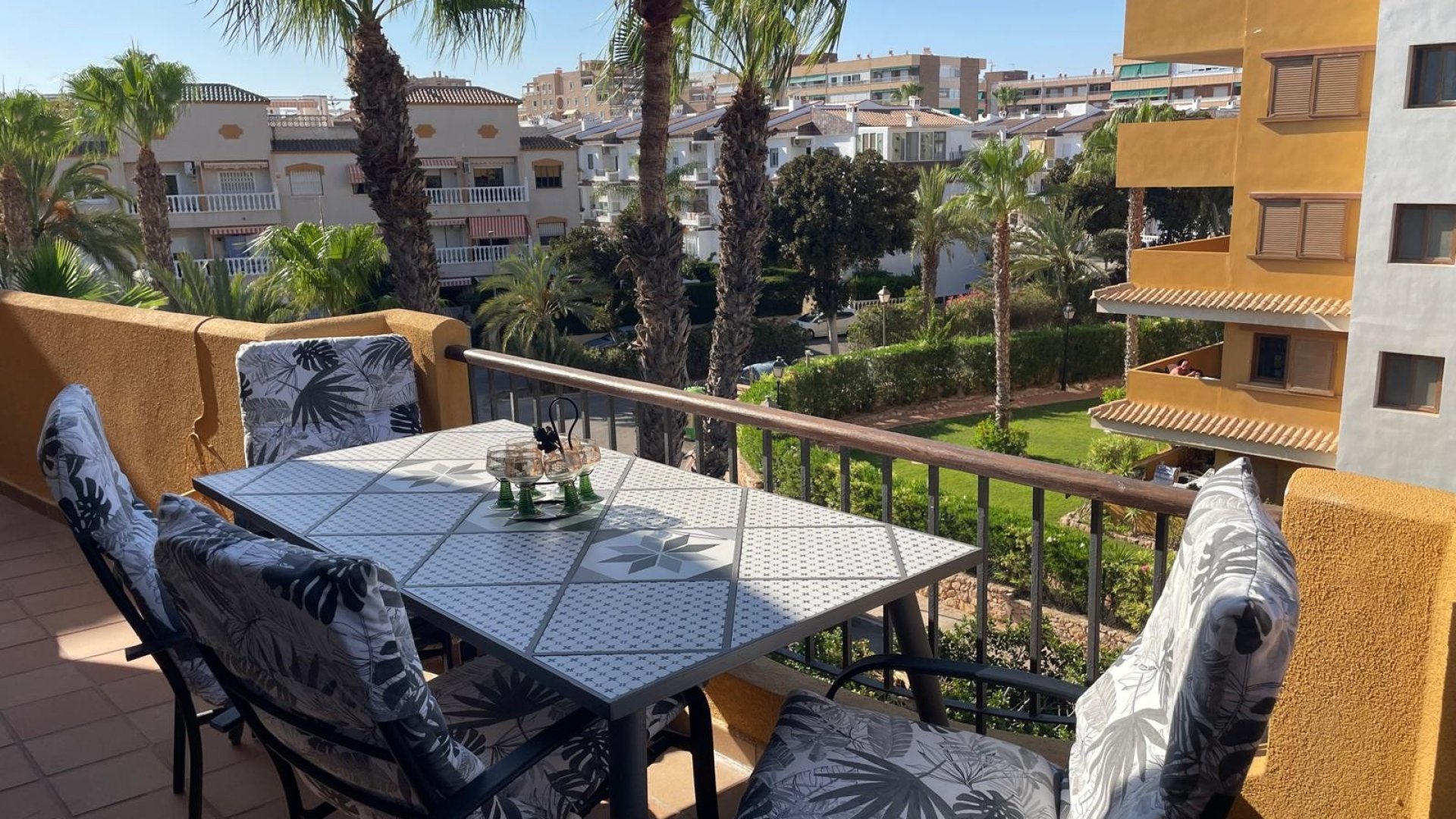 Resale - Apartments -
Punta Prima