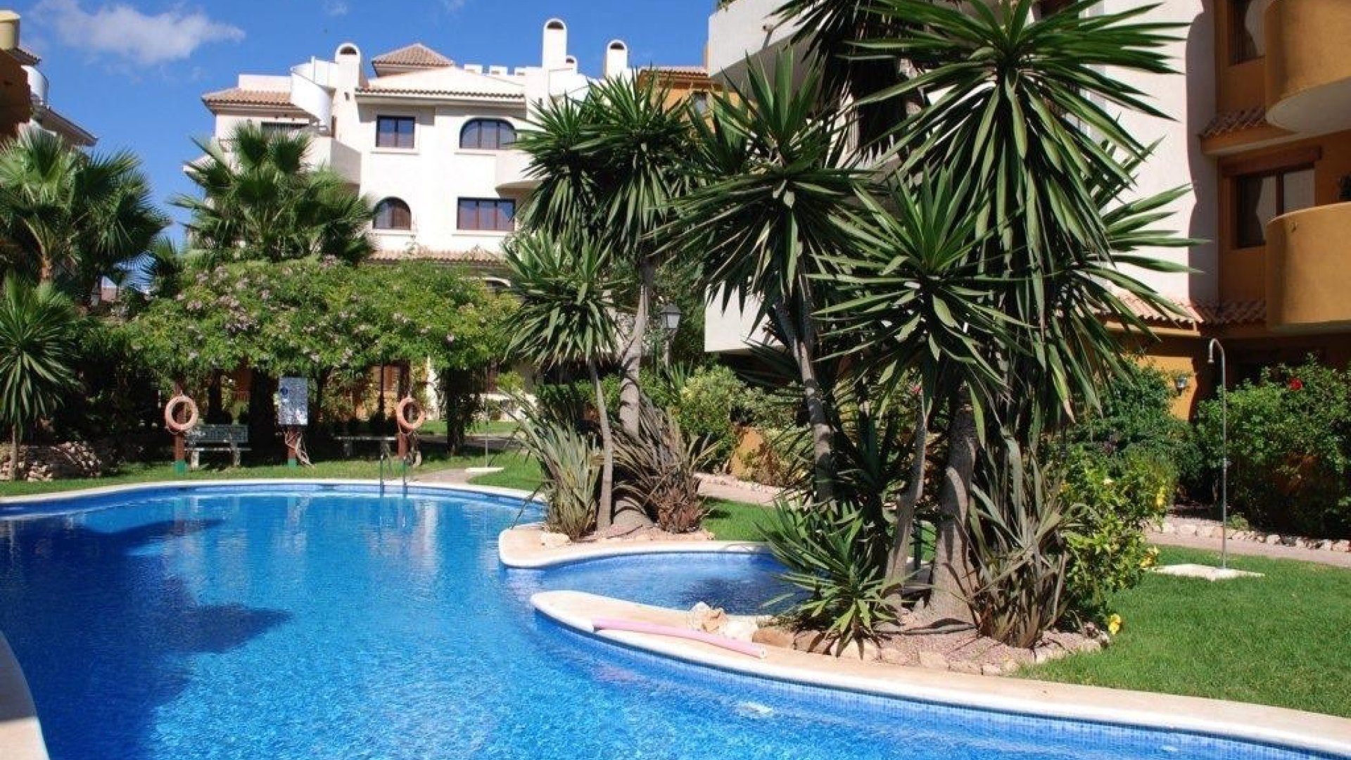 Resale - Apartments -
Punta Prima