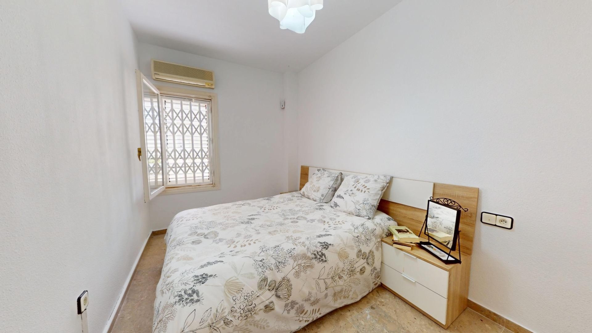 Resale - Apartments -
Santa Pola - Playa Lisa