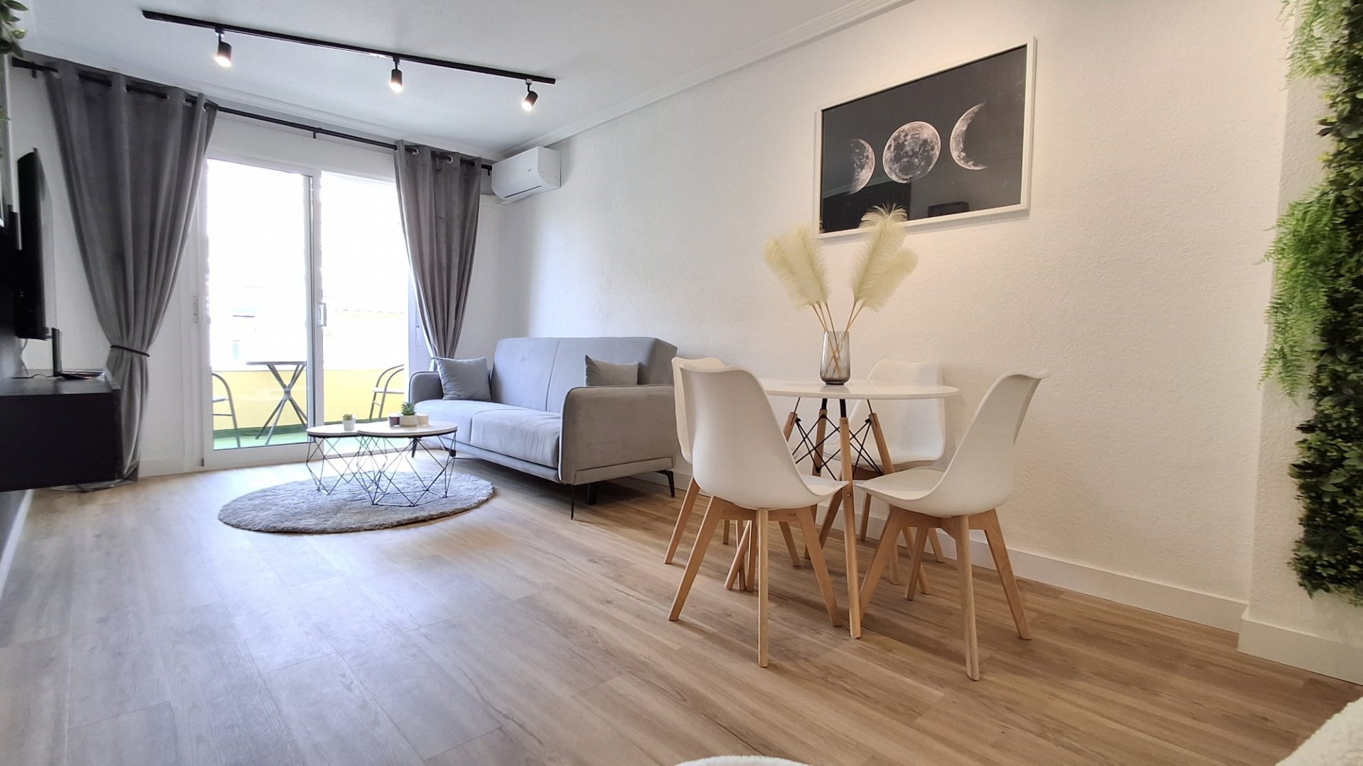 Resale - Apartments -
Torrevieja - Cala del palangre