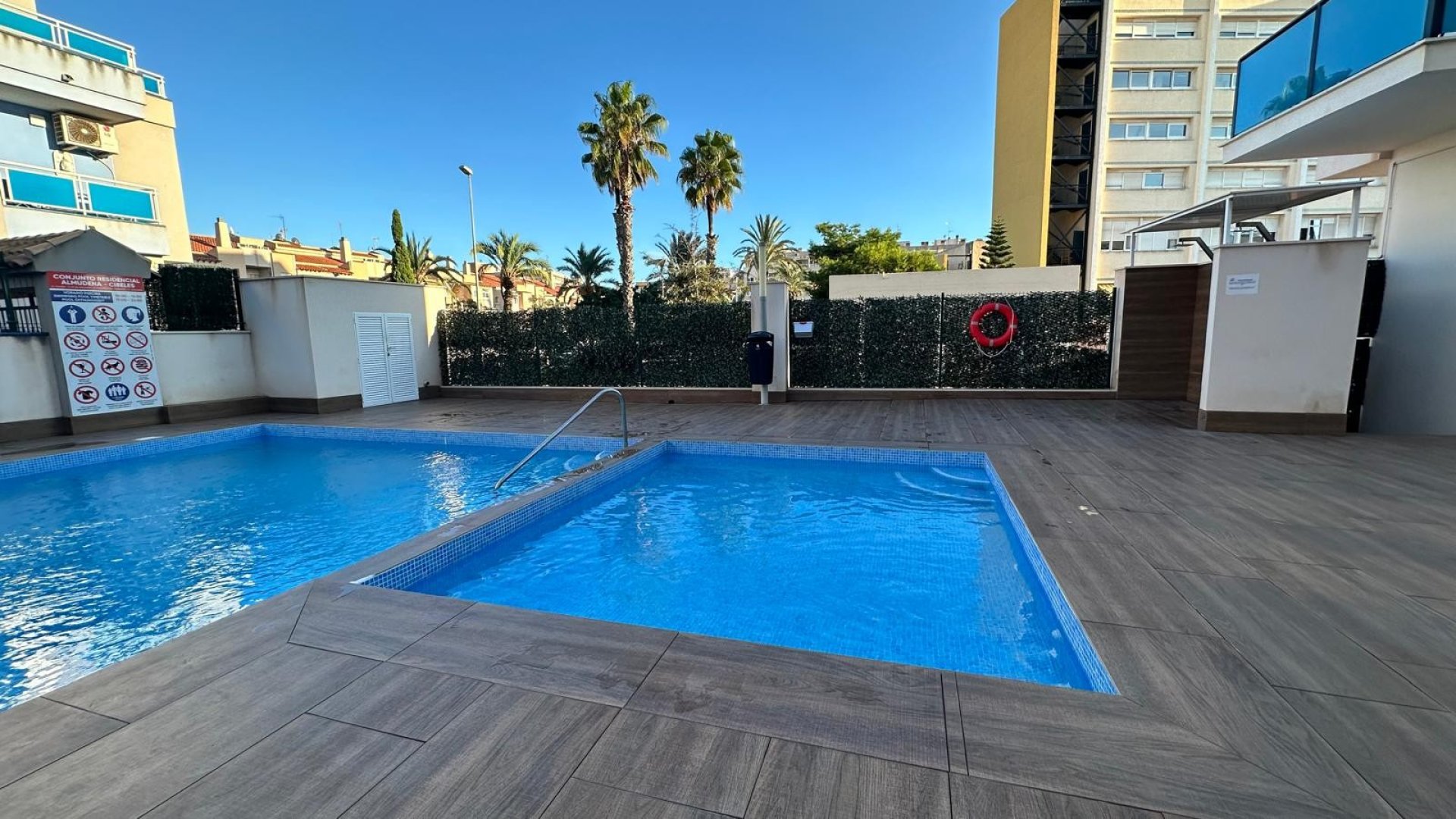 Resale - Apartments -
Torrevieja - Calas Blancas