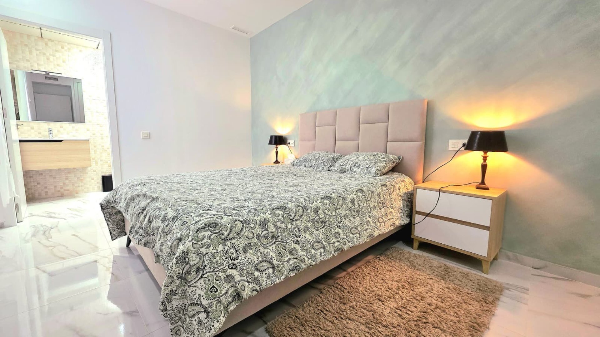 Resale - Apartments -
Torrevieja - Center