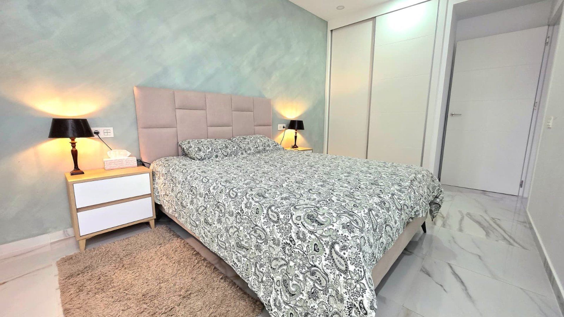 Resale - Apartments -
Torrevieja - Center