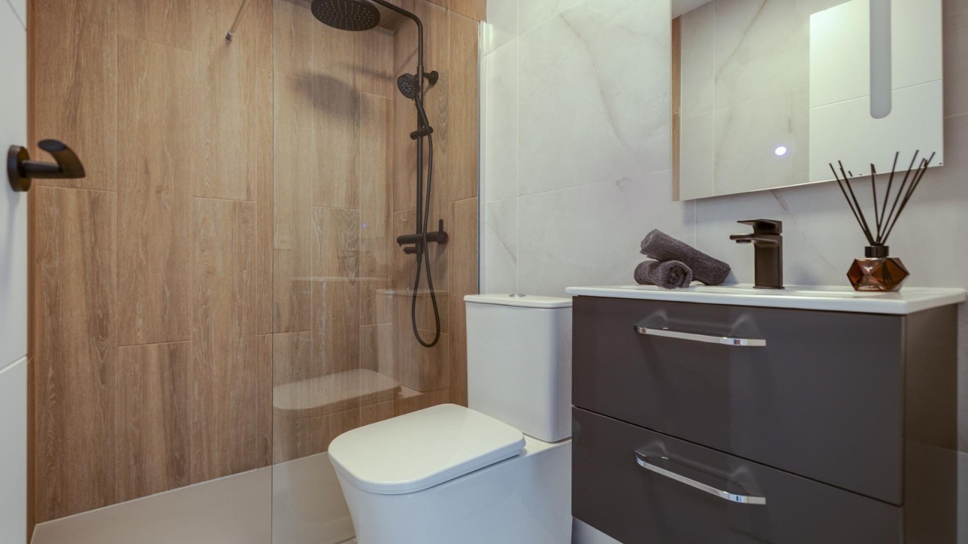 Resale - Apartments -
Torrevieja - Center