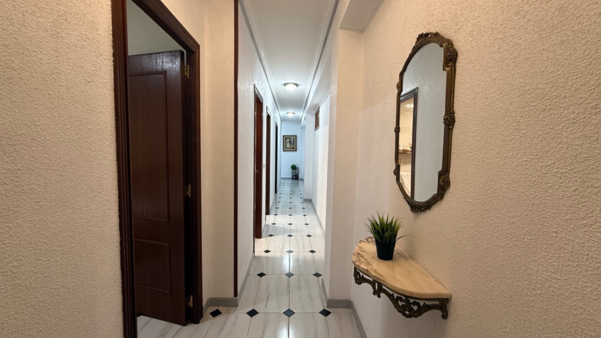 Resale - Apartments -
Torrevieja - Costa Blanca