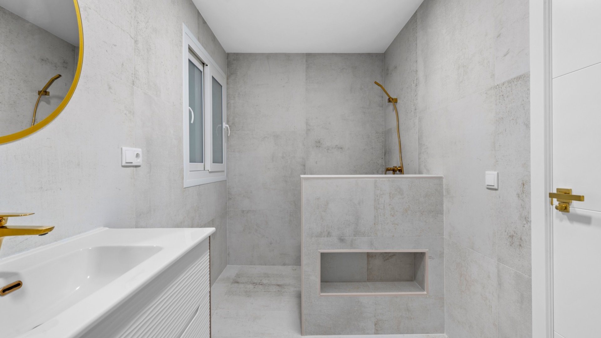 Resale - Apartments -
Torrevieja - El Acequión - Los Náufragos