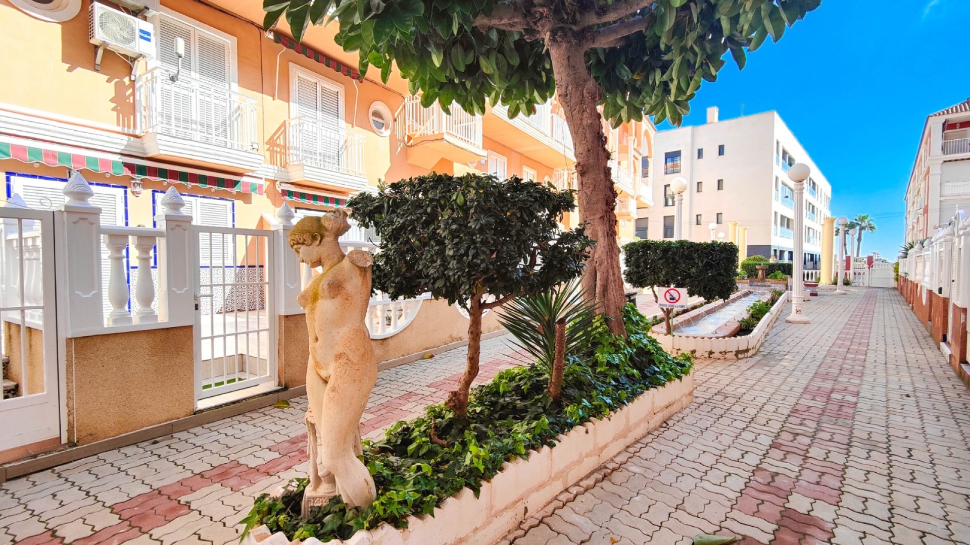 Resale - Apartments -
Torrevieja - La Mata