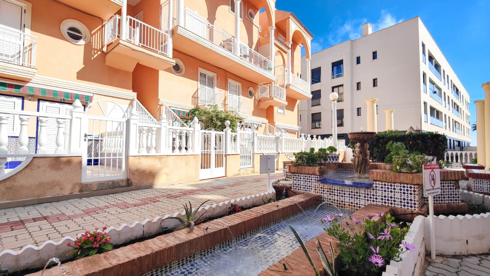Resale - Apartments -
Torrevieja - La Mata