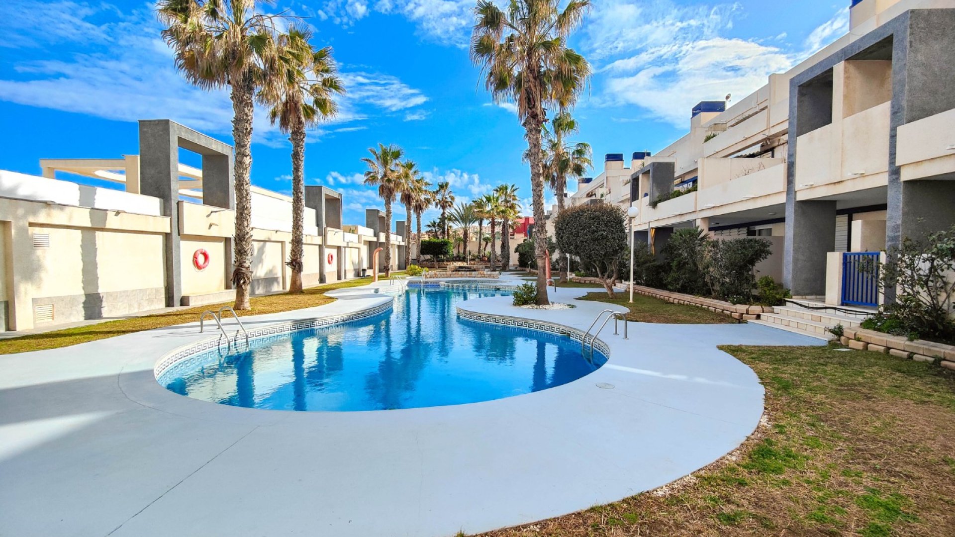 Resale - Apartments -
Torrevieja - La Mata