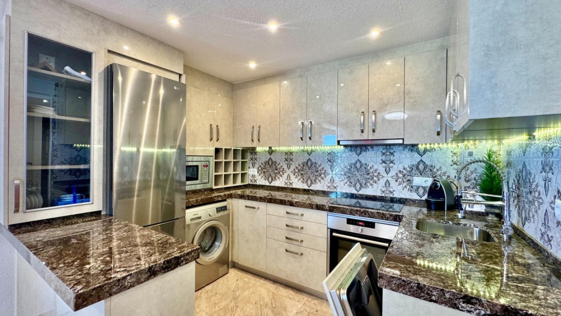 Resale - Apartments -
Torrevieja - La Mata