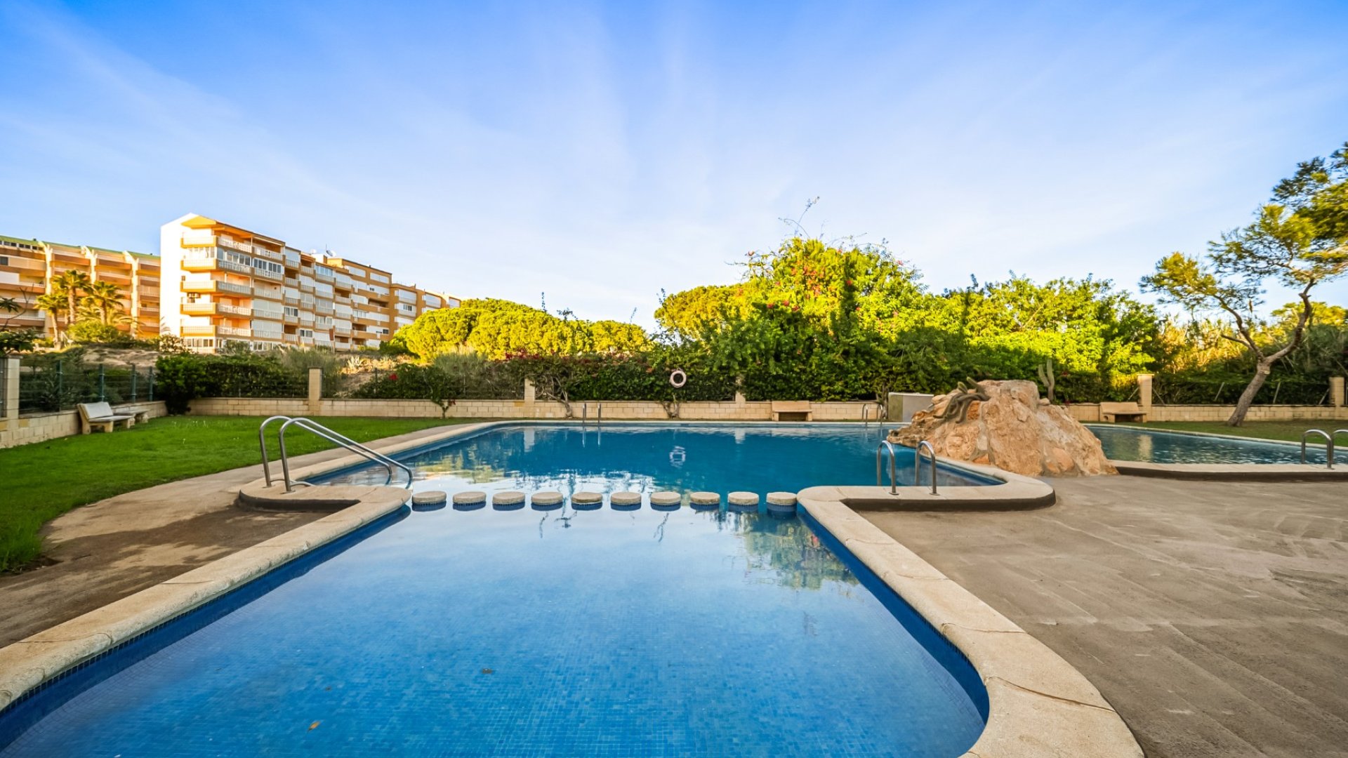Resale - Apartments -
Torrevieja - La Mata