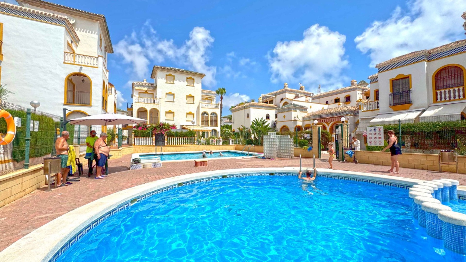 Resale - Apartments -
Torrevieja - La Mata
