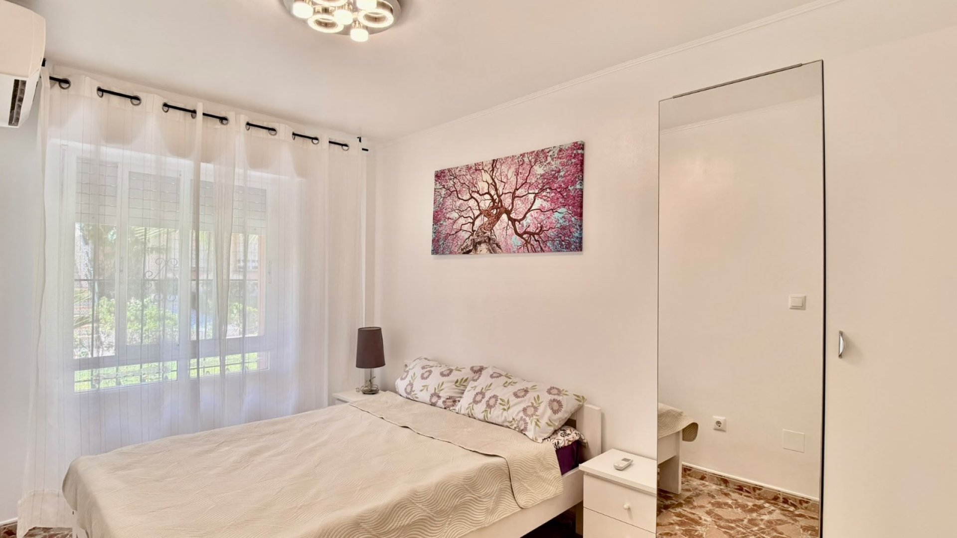 Resale - Apartments -
Torrevieja - La veleta