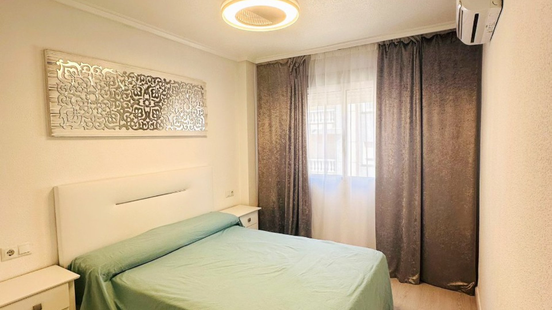 Resale - Apartments -
Torrevieja - Parque de las Naciones