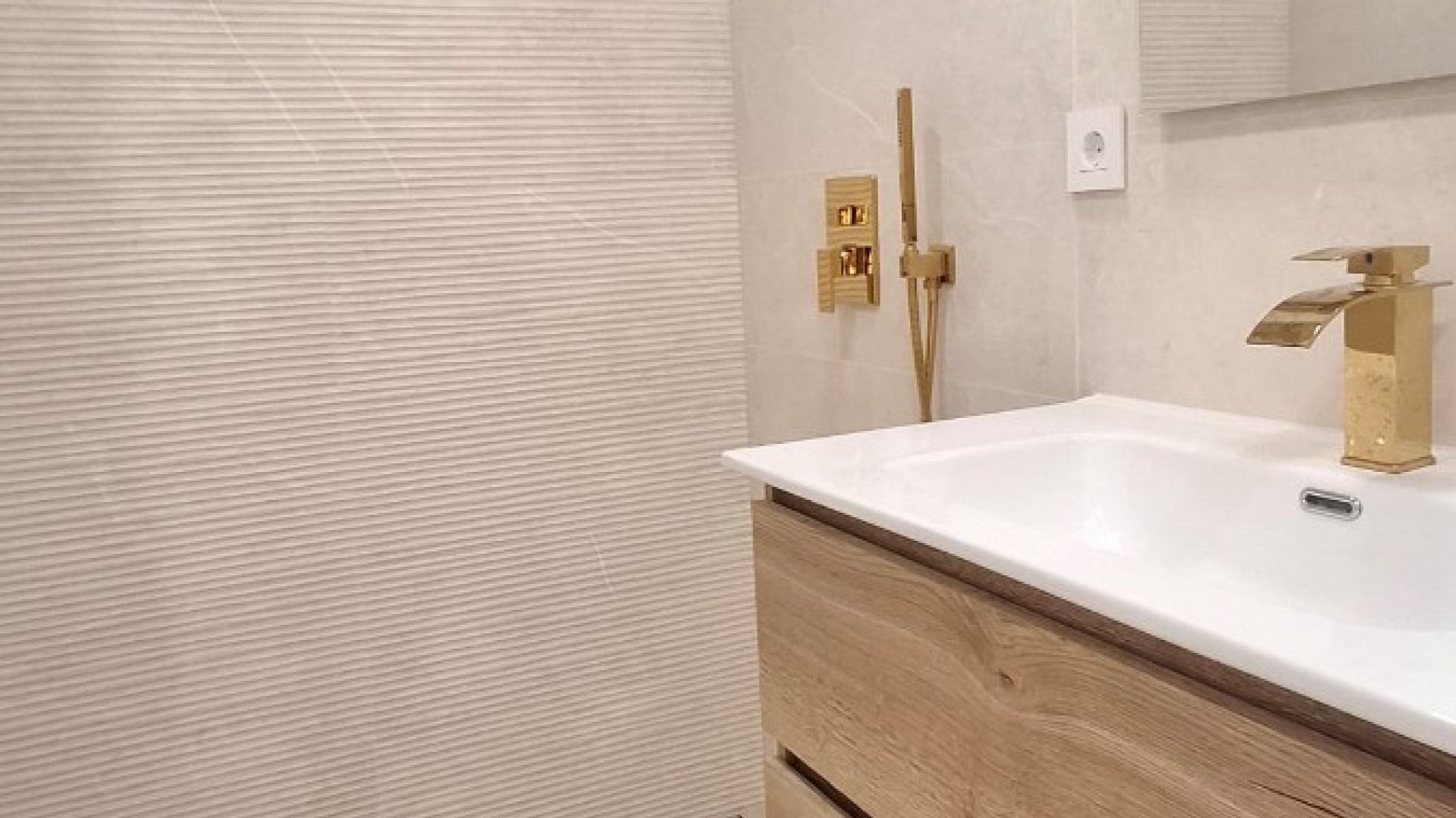 Resale - Apartments -
Torrevieja - Playa Acequion