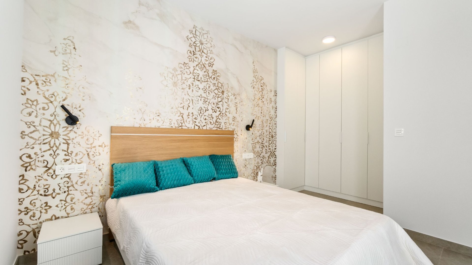 Resale - Apartments -
Torrevieja - Playa de El Cura