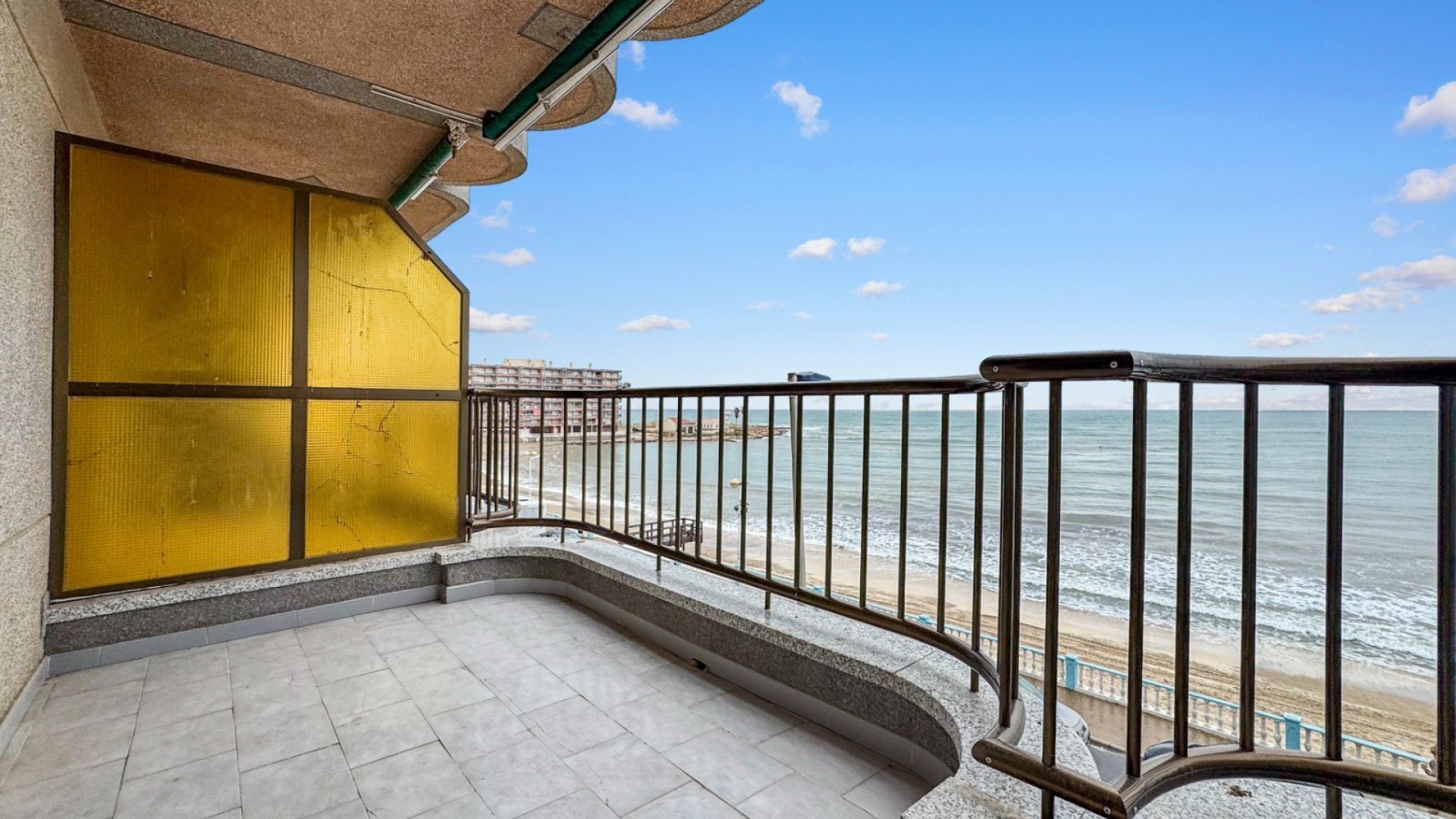 Resale - Apartments -
Torrevieja - Playa de los Locos