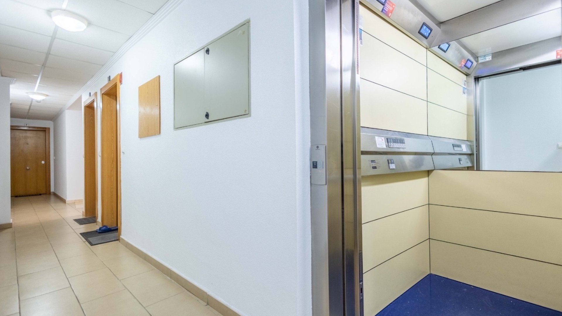 Resale - Apartments -
Torrevieja - Playa del Cura