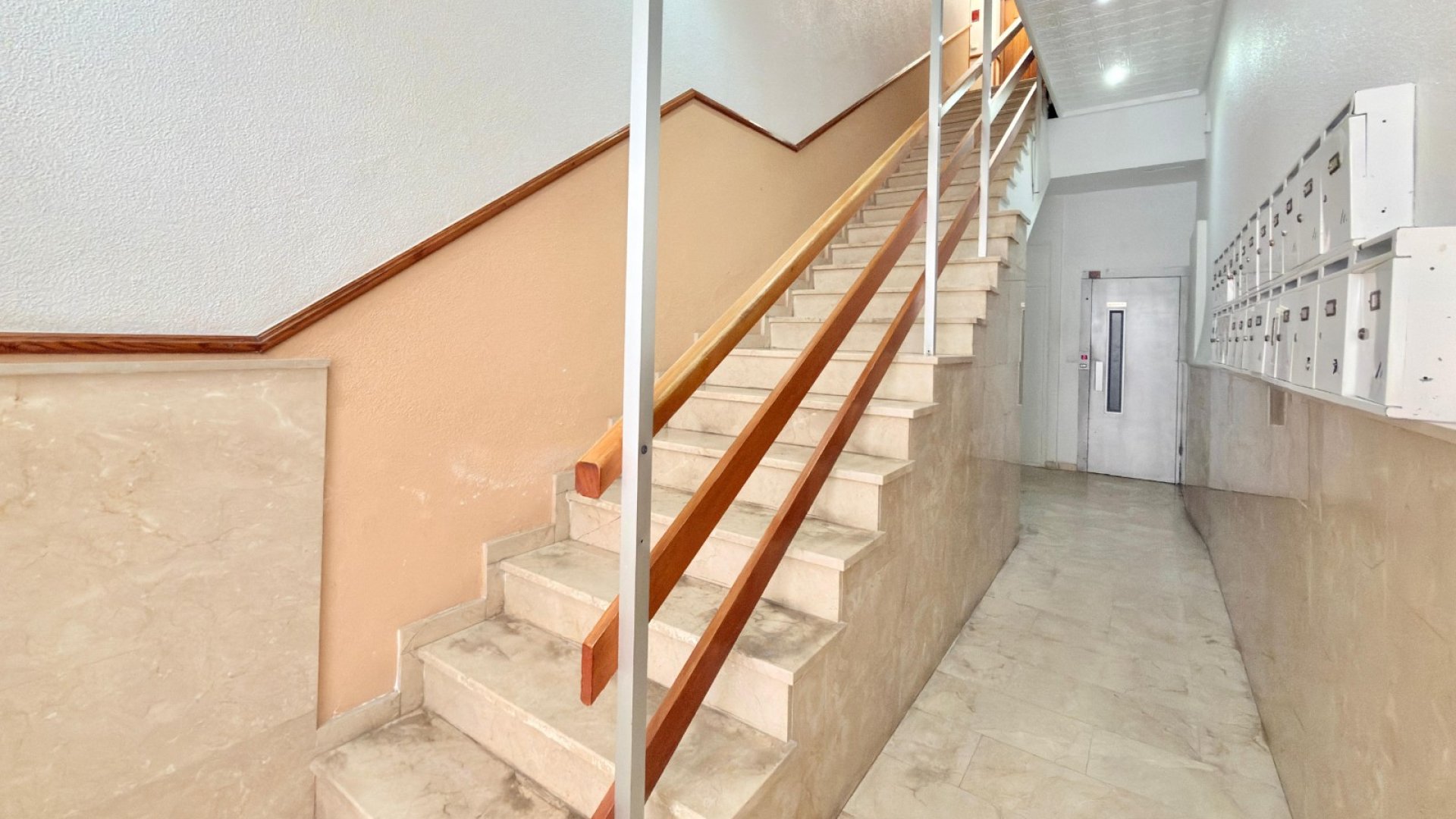 Resale - Apartments -
Torrevieja - Playa del Cura