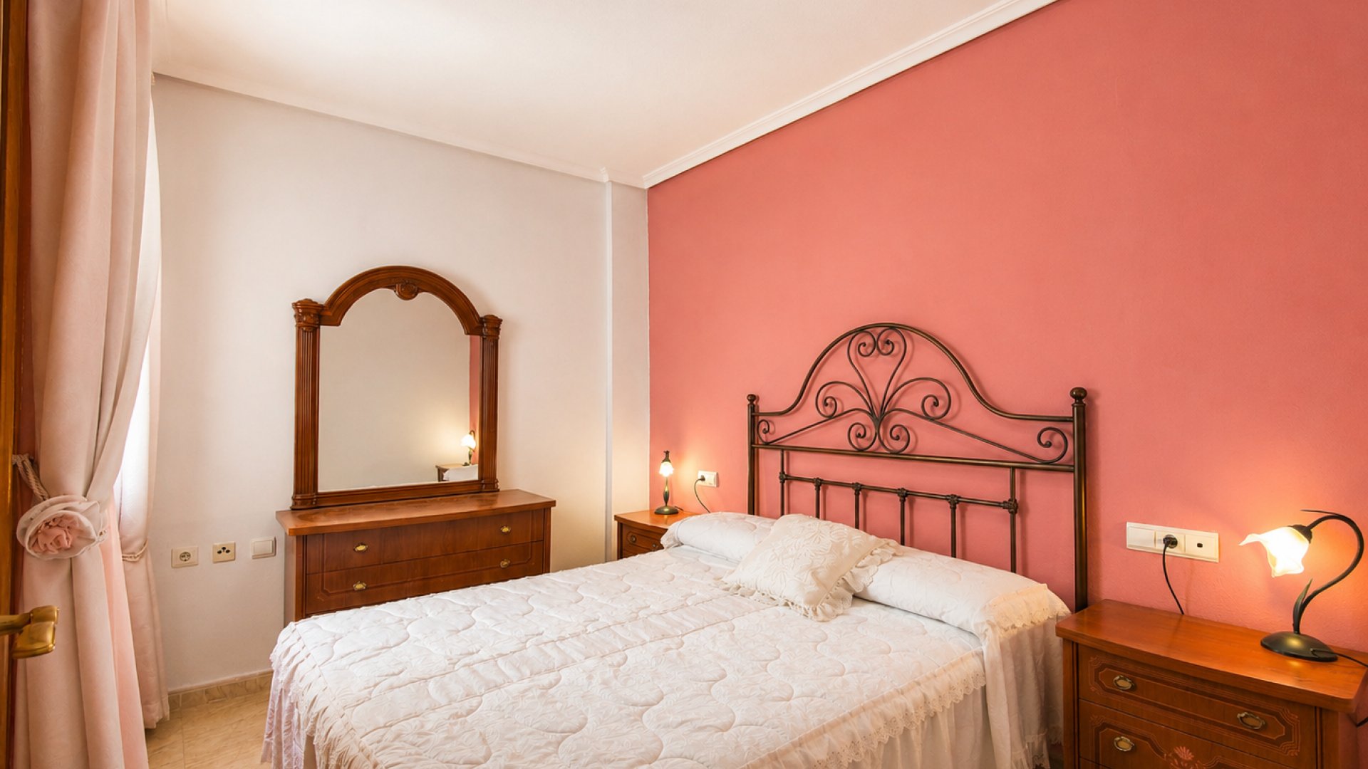 Resale - Apartments -
Torrevieja - Playa del Cura