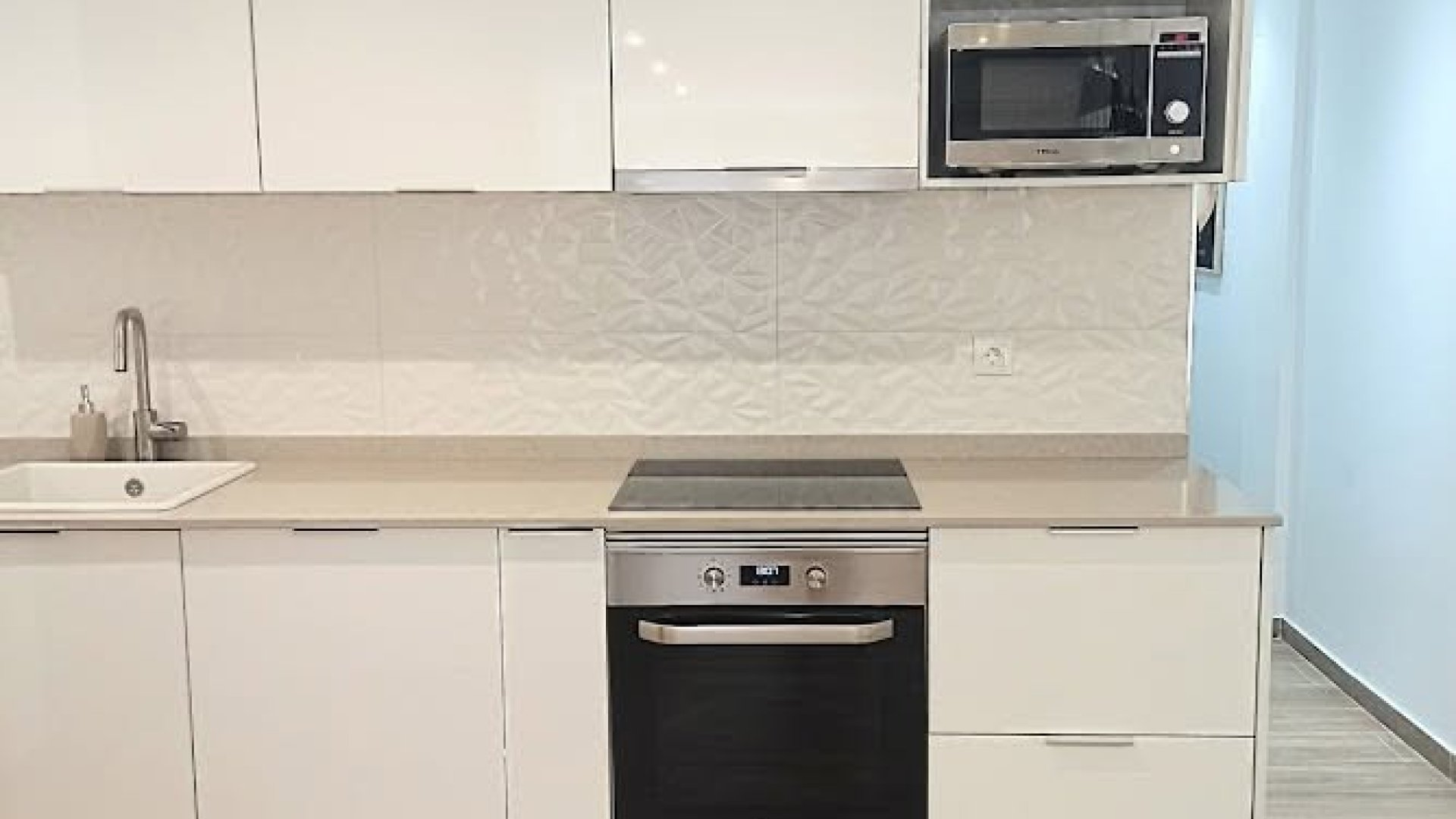 Resale - Apartments -
Torrevieja - Playa del Cura