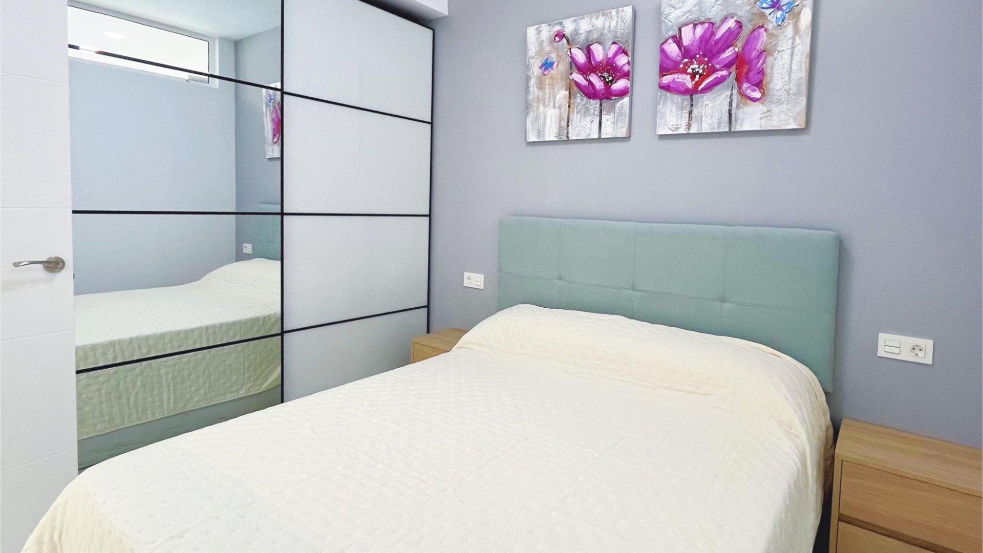 Resale - Apartments -
Torrevieja - Playa del Cura