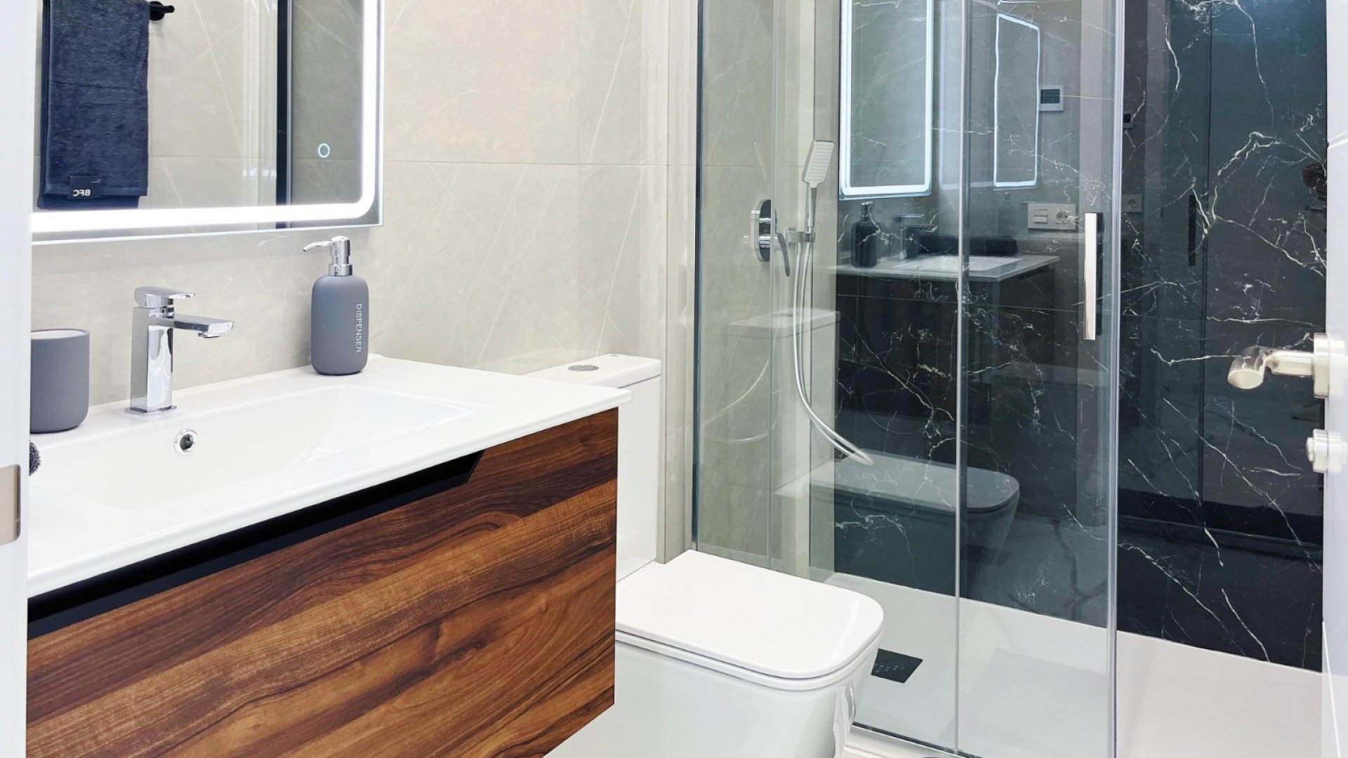 Resale - Apartments -
Torrevieja - Playa del Cura