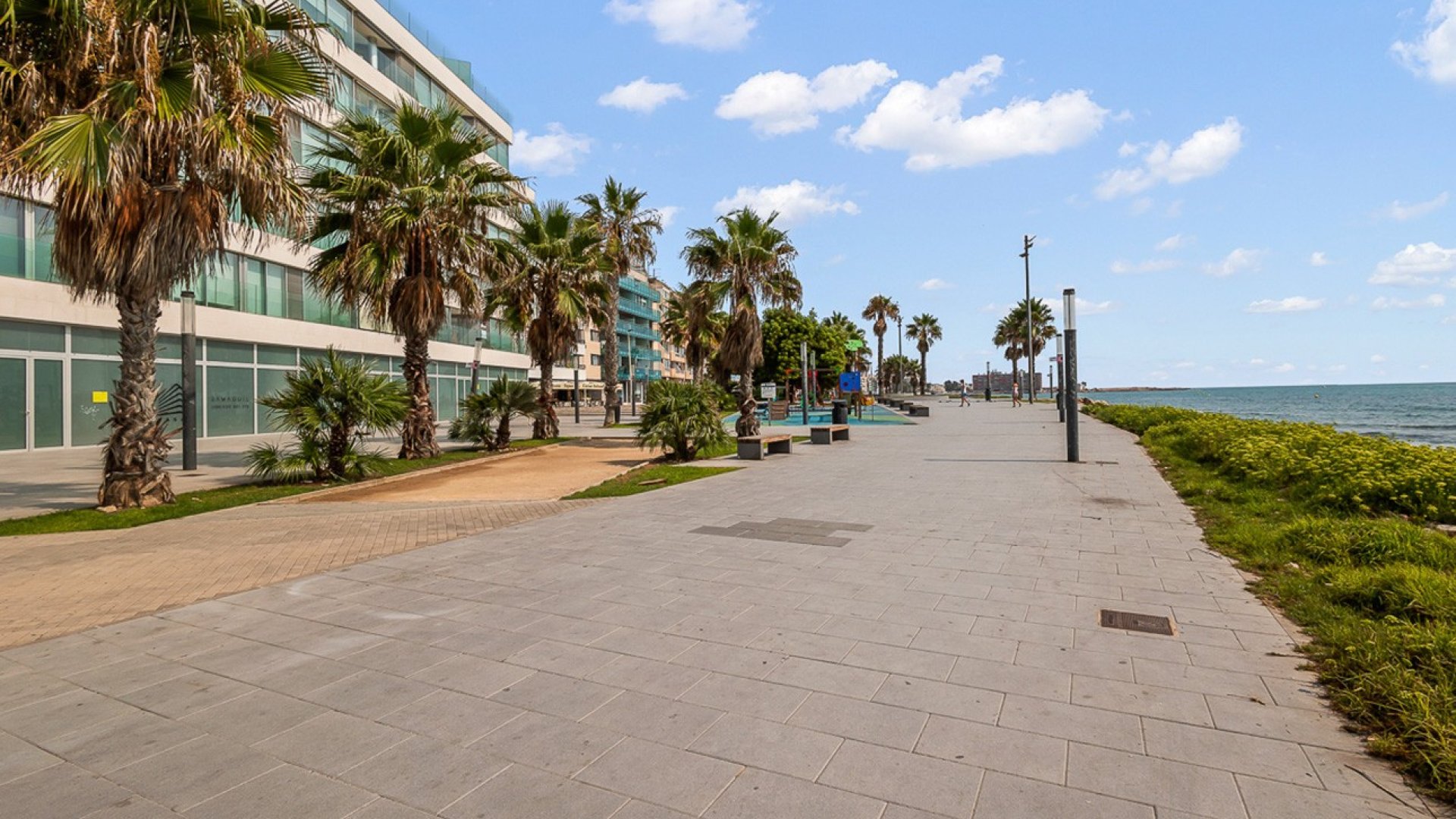 Resale - Apartments -
Torrevieja - Playa del Cura