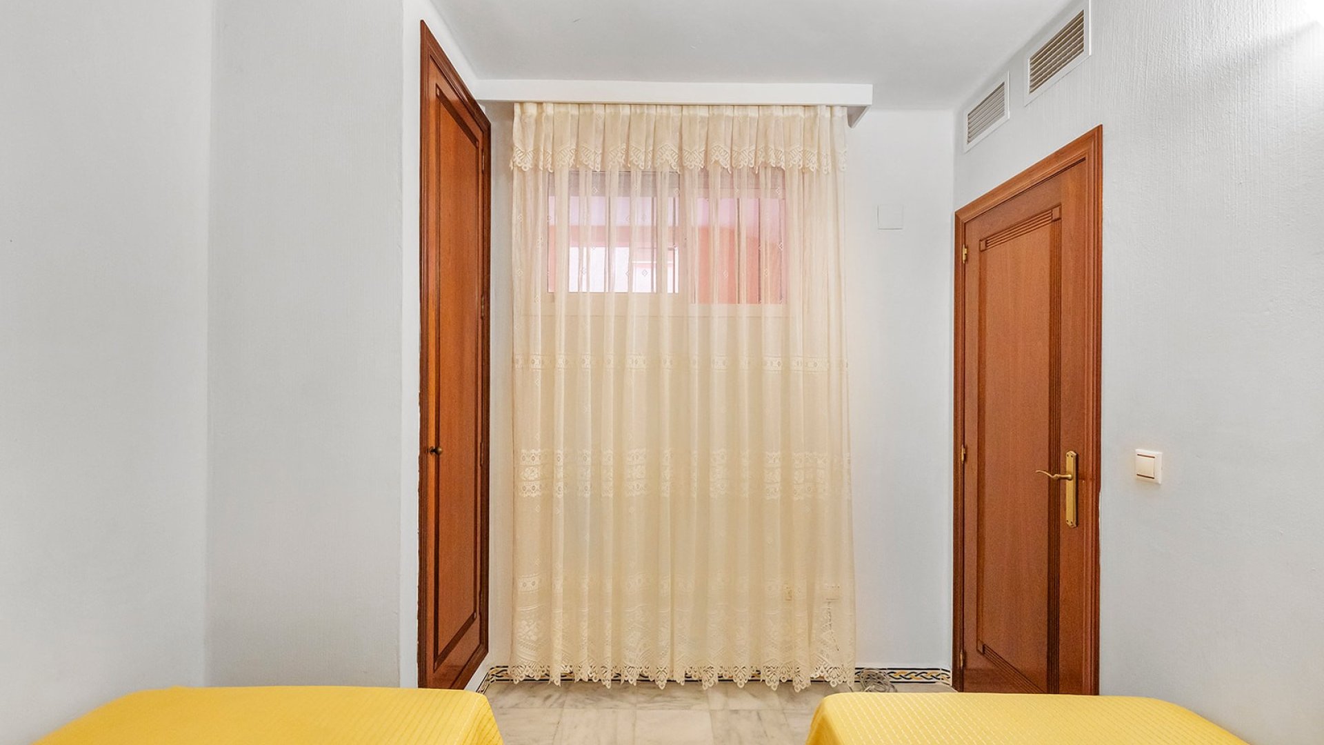 Resale - Apartments -
Torrevieja - Playa Los Locos