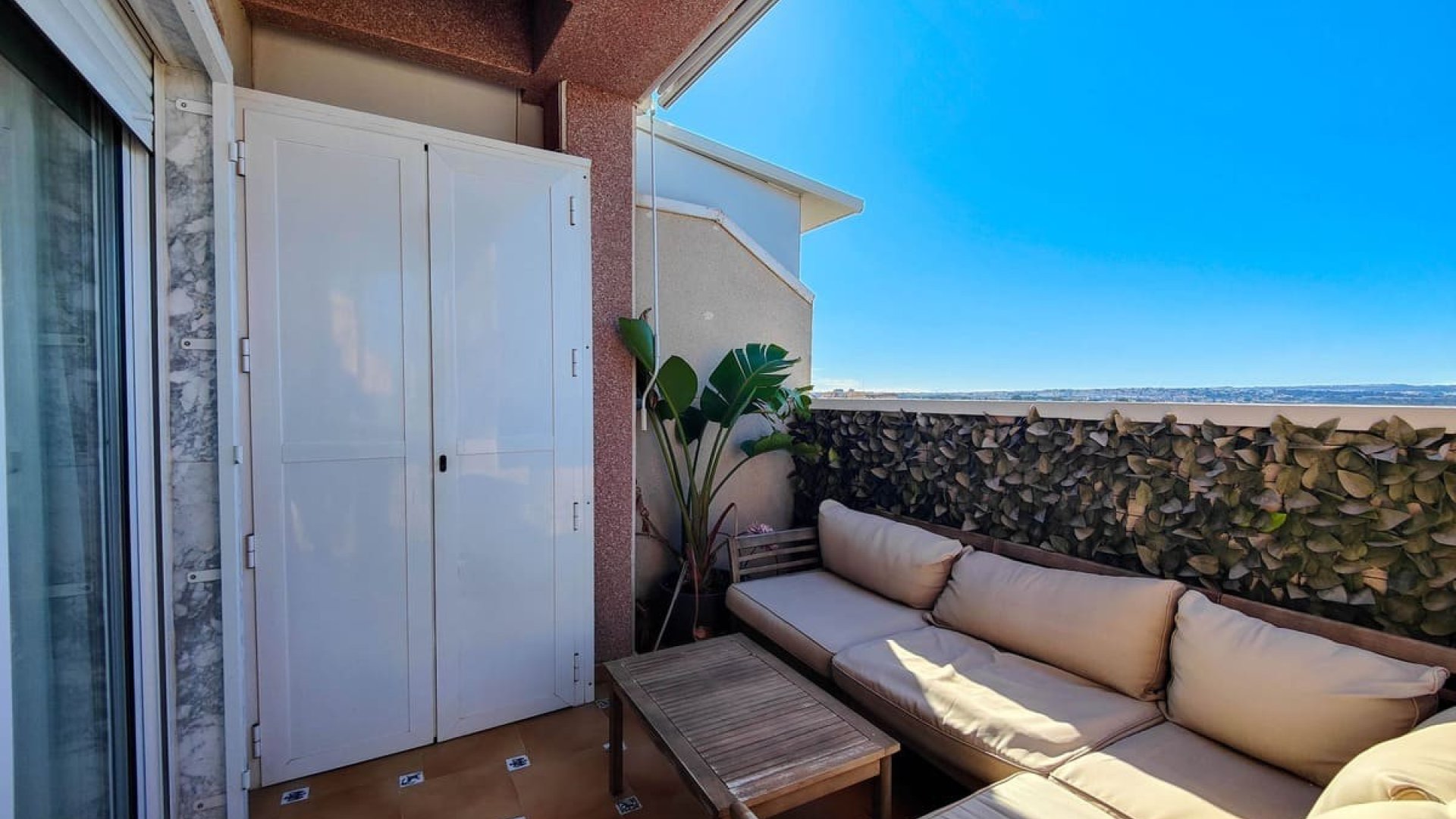 Resale - Apartments -
Torrevieja - Playa Los Naufragos