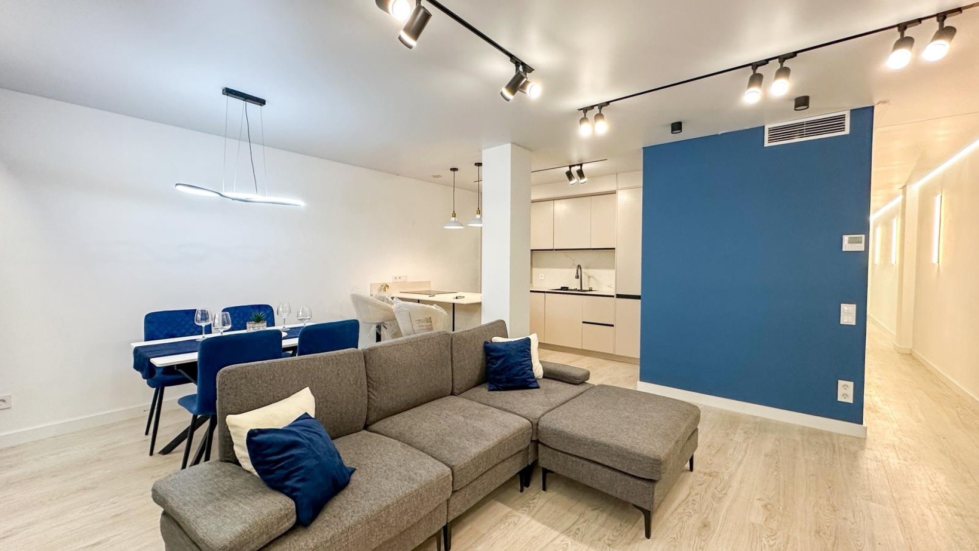 Resale - Apartments -
Torrevieja - Playa Los Naufragos