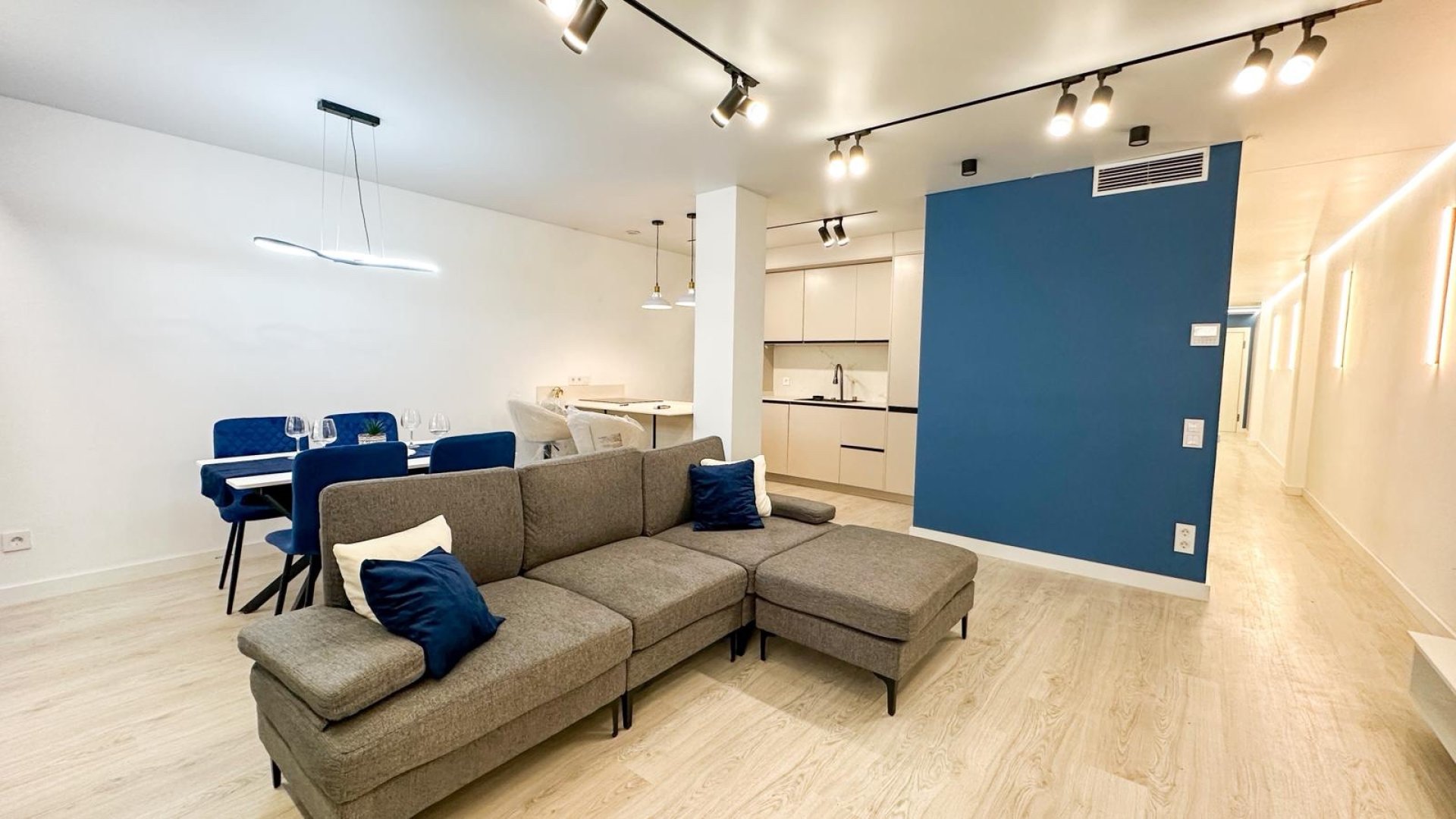 Resale - Apartments -
Torrevieja - Playa Los Naufragos