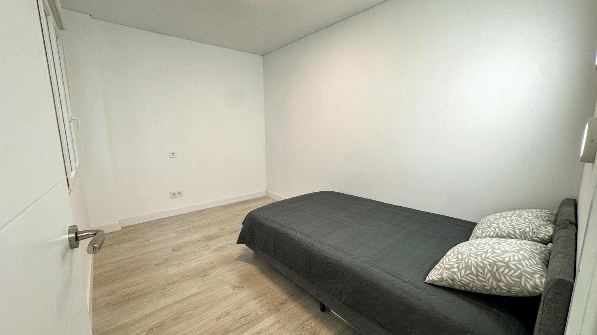 Resale - Apartments -
Torrevieja - Playa Los Naufragos