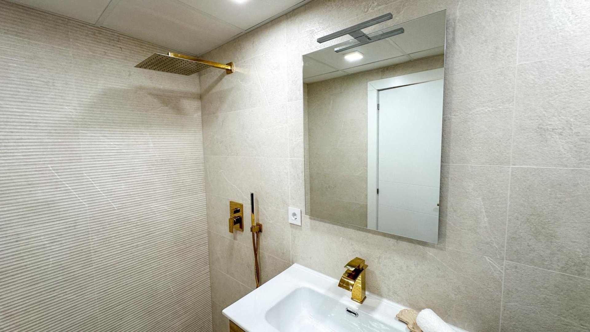 Resale - Apartments -
Torrevieja - Playa Los Naufragos