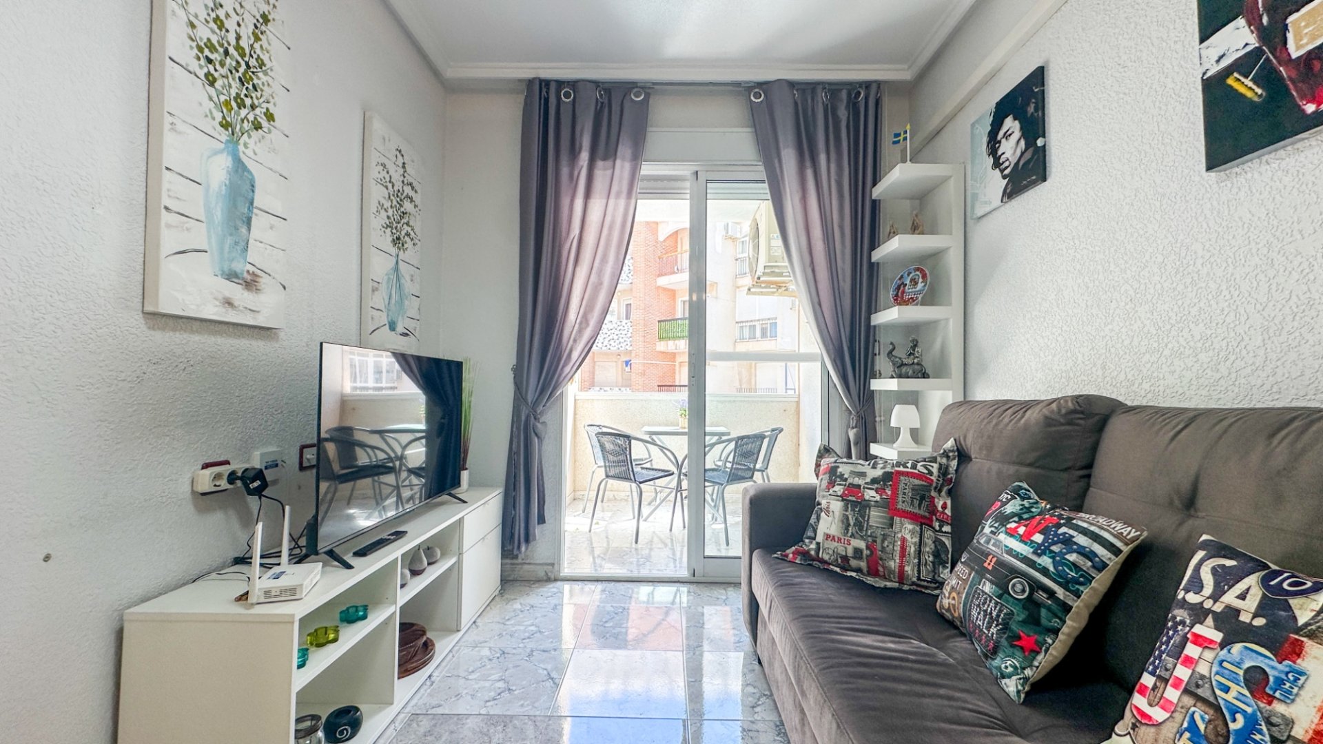 Resale - Apartments -
Torrevieja - Playa Los Naufragos