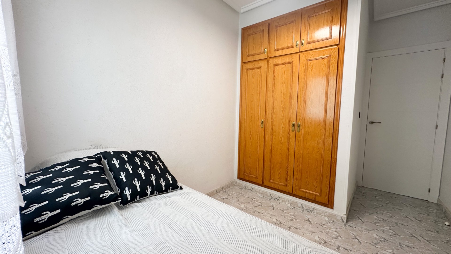Resale - Apartments -
Torrevieja - Playa Los Naufragos