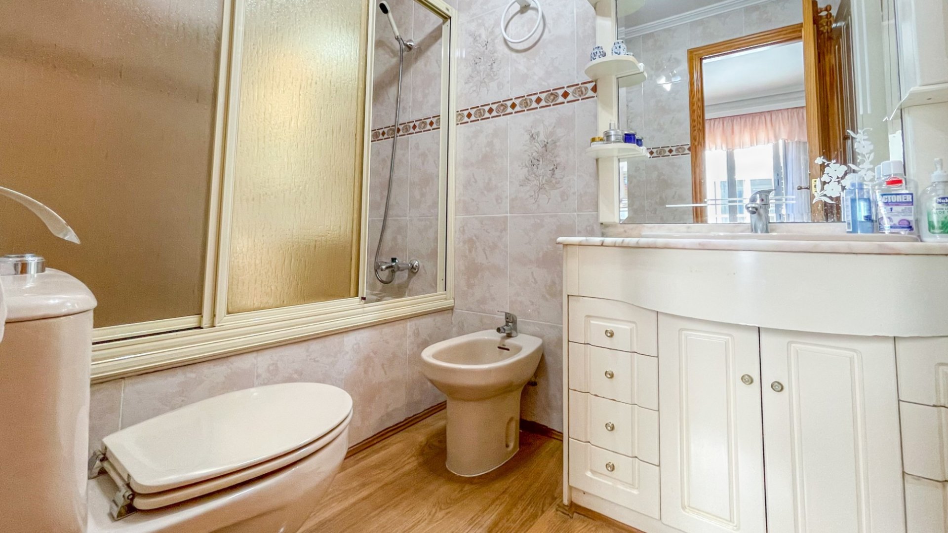 Resale - Apartments -
Torrevieja - Playa Los Naufragos