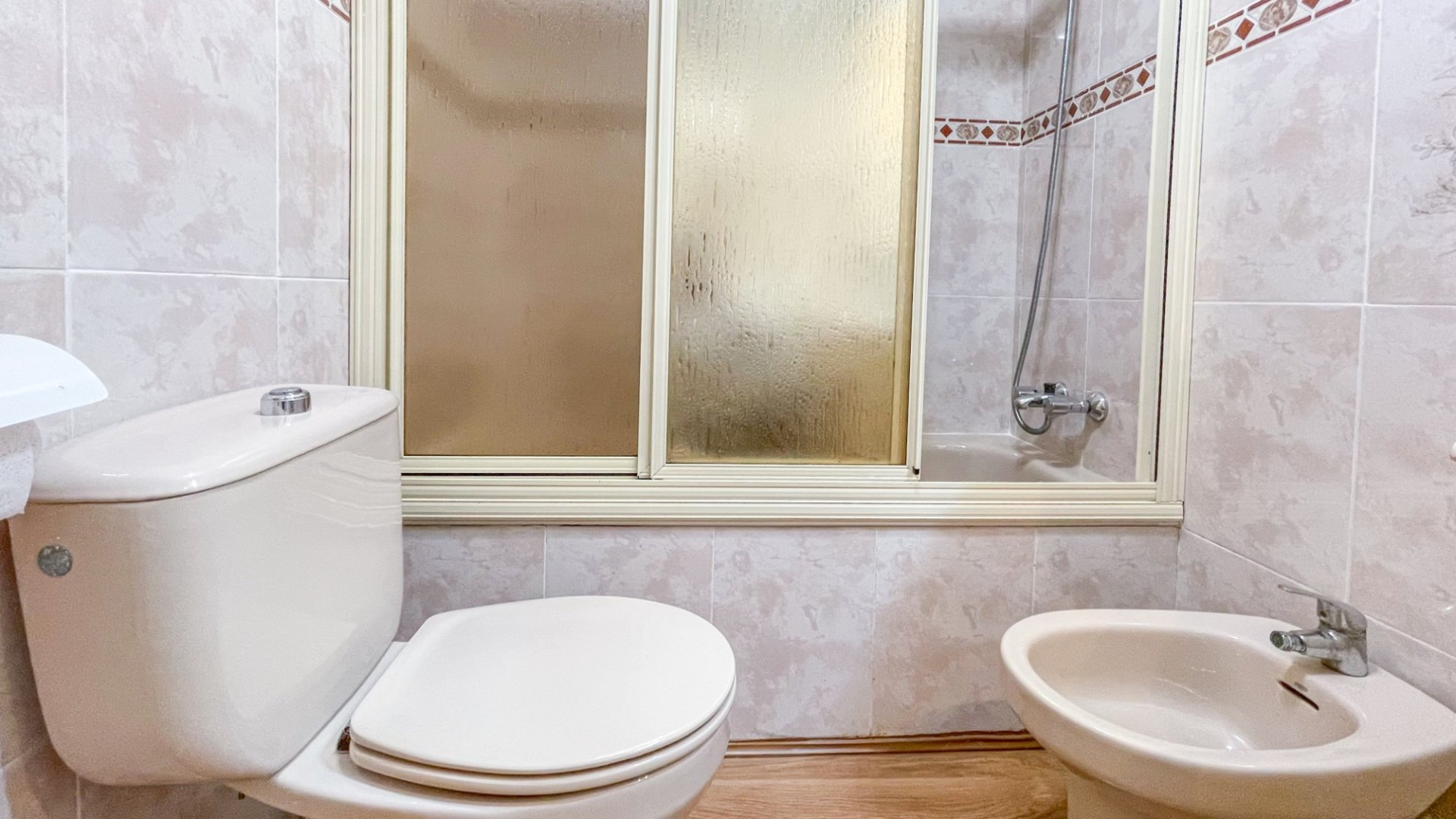 Resale - Apartments -
Torrevieja - Playa Los Naufragos
