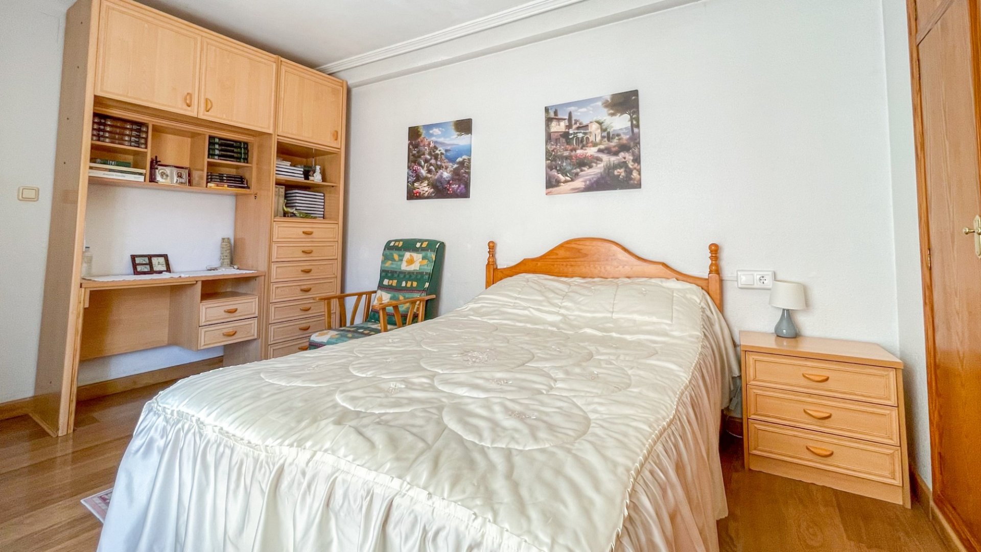 Resale - Apartments -
Torrevieja - Playa Los Naufragos