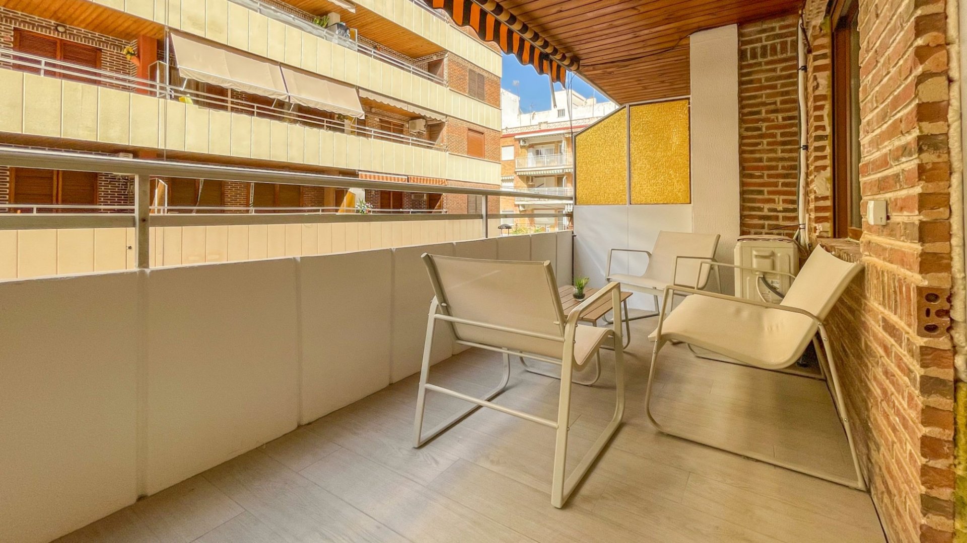 Resale - Apartments -
Torrevieja - Playa Los Naufragos