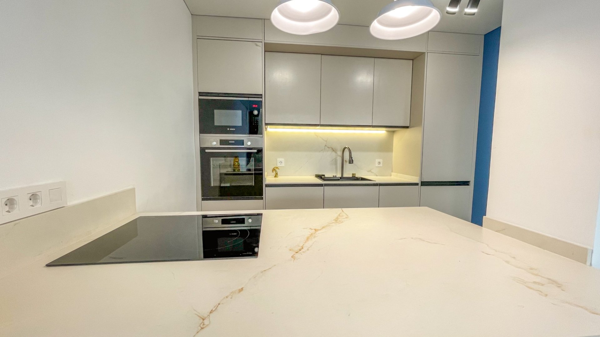 Resale - Apartments -
Torrevieja - Playa Los Naufragos