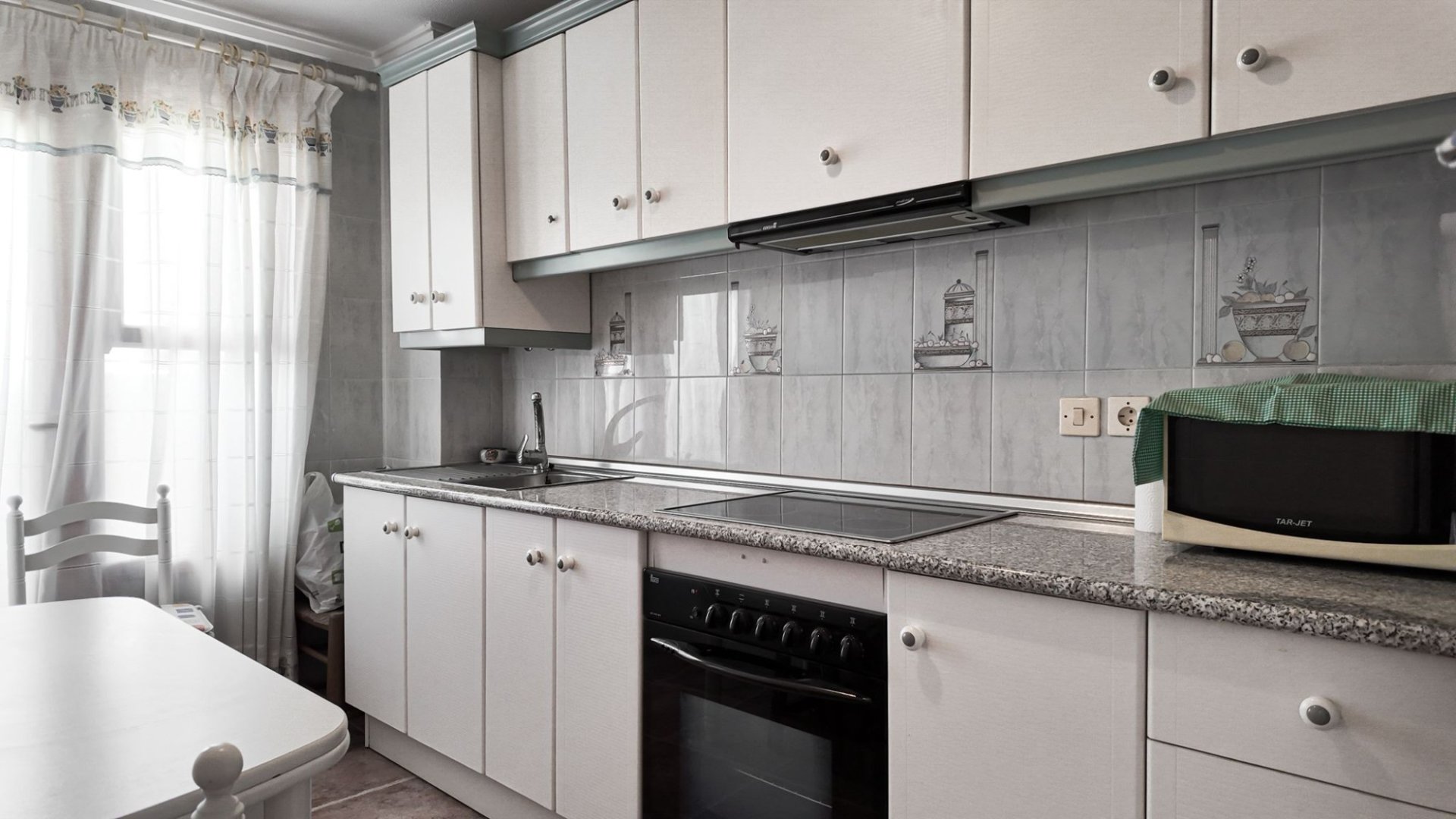 Resale - Apartments -
Torrevieja - Playa Los Naufragos