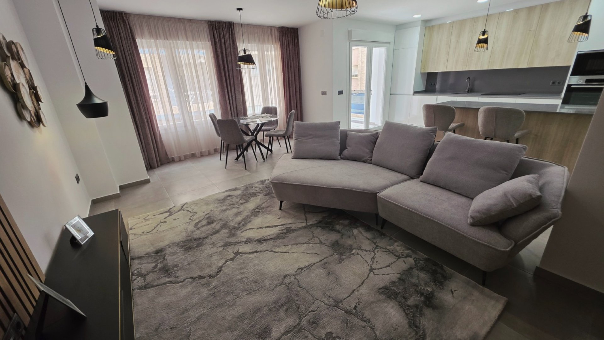 Resale - Apartments -
Torrevieja - Puerto